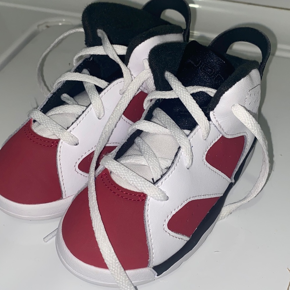 Jordan carmine 6's size 9c